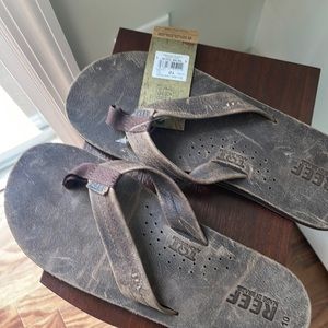 Men’s size 10 Reef flip flops